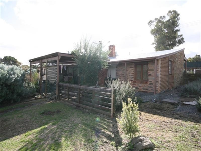8 Ayers Street, Burra SA 5417