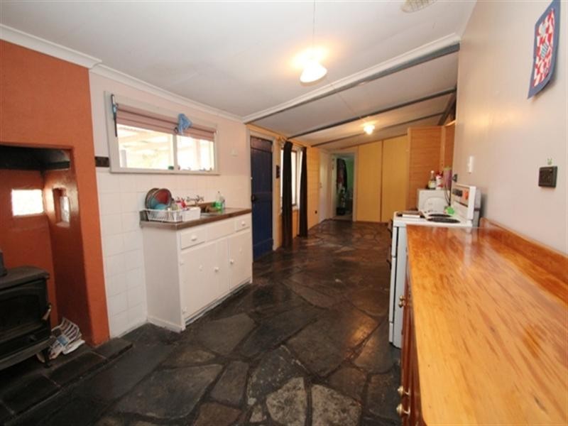 8 Ayers Street, Burra SA 5417