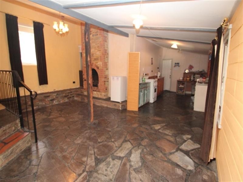 8 Ayers Street, Burra SA 5417