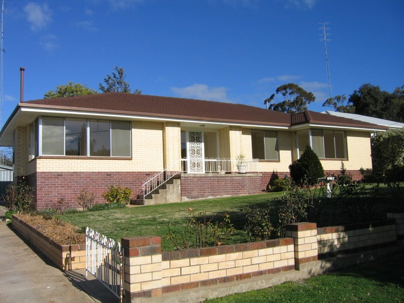 26 Daly Street, Clare SA 5453