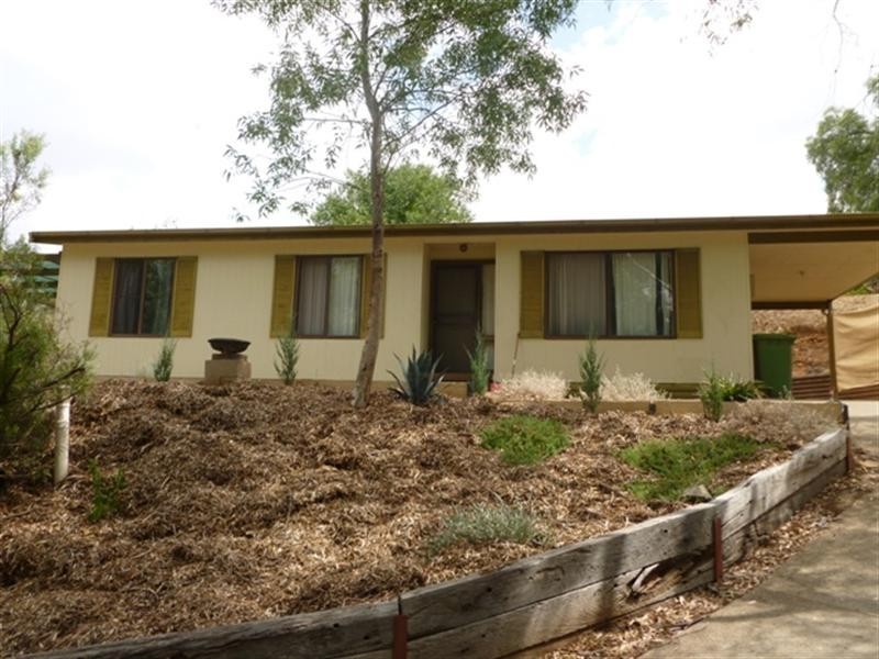 26 Strickland Street, Clare SA 5453