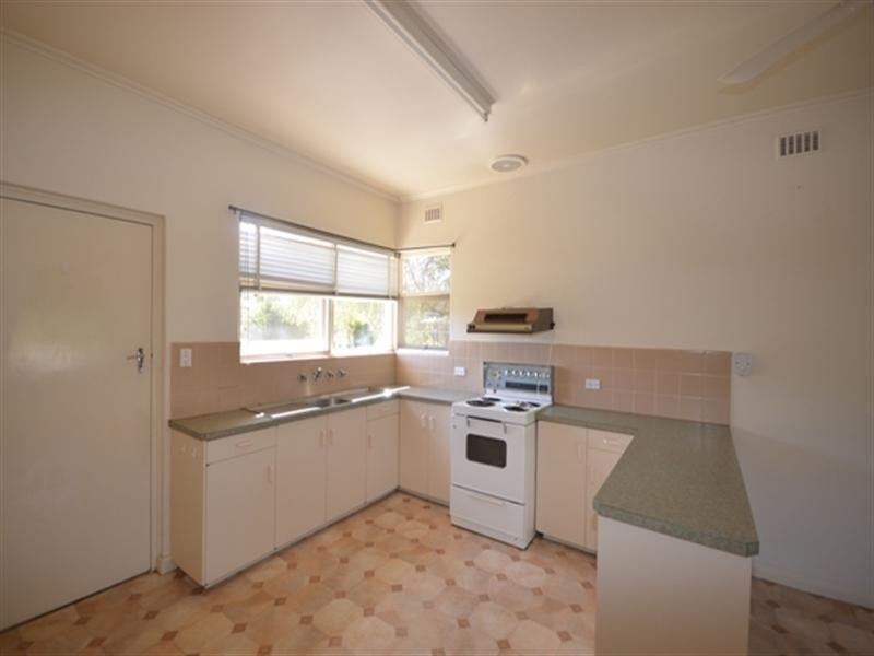 8 Lucas Street, Kapunda SA 5373