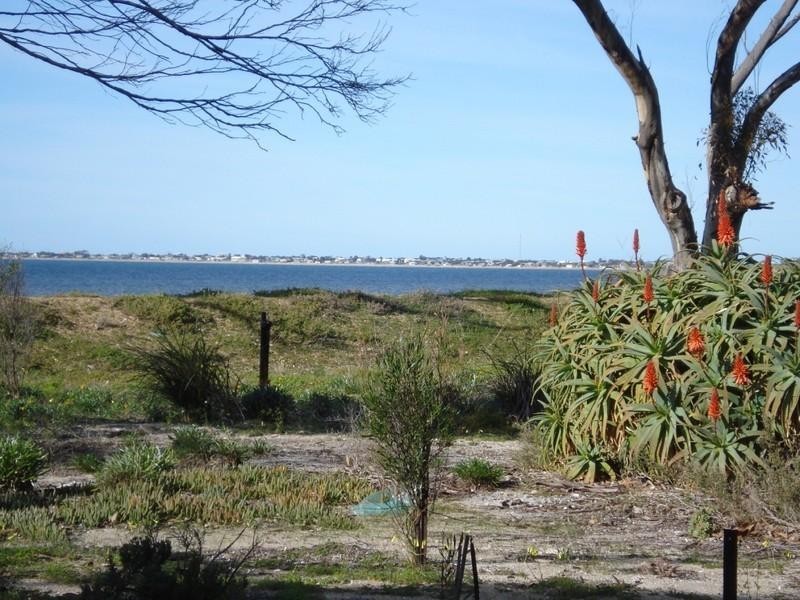 8 Esplanade, Pine Point SA 5571