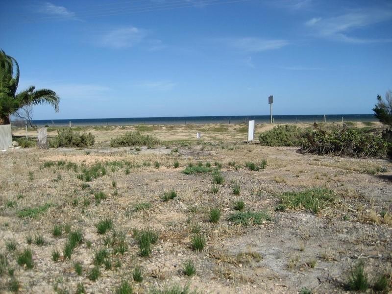 8 Esplanade, Pine Point SA 5571