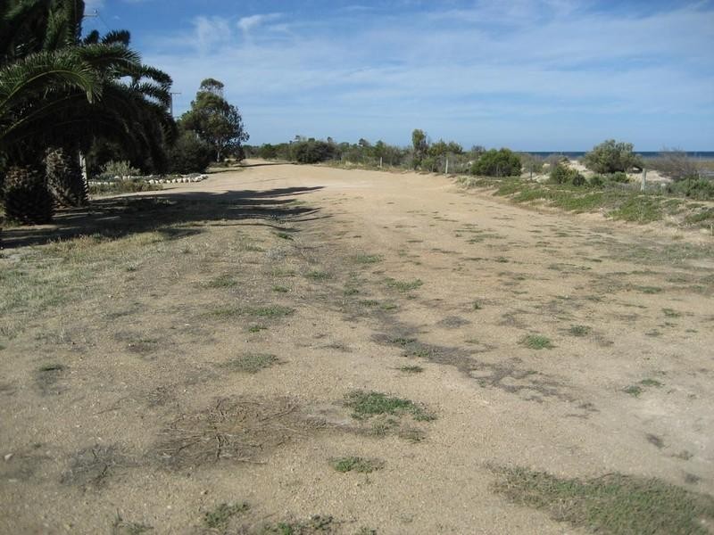 8 Esplanade, Pine Point SA 5571