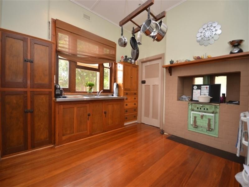 44 Victoria Road, Clare SA 5453