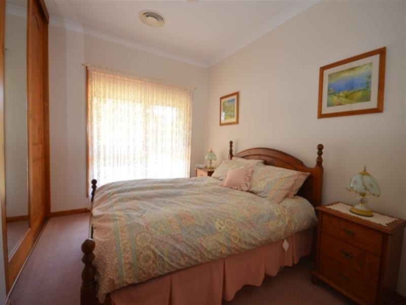 10 March Court, Clare SA 5453