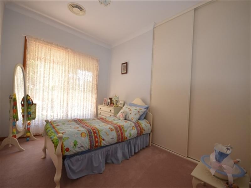 10 March Court, Clare SA 5453