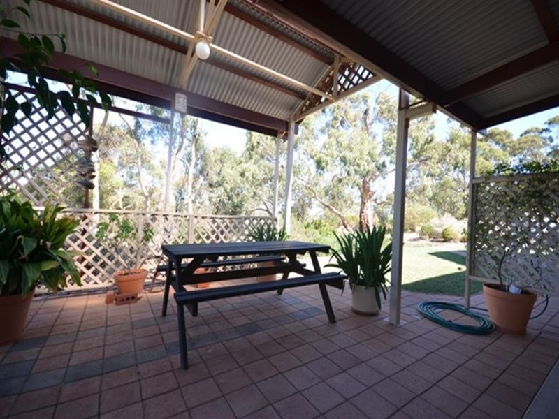 10 March Court, Clare SA 5453