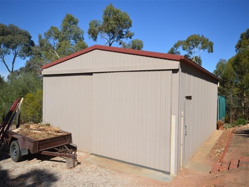 10 March Court, Clare SA 5453