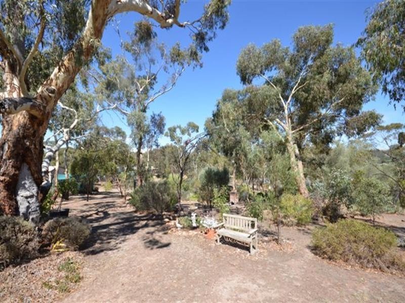 10 March Court, Clare SA 5453