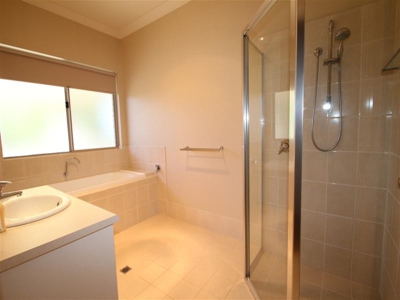 9 Rocky Glen Court, Clare SA 5453