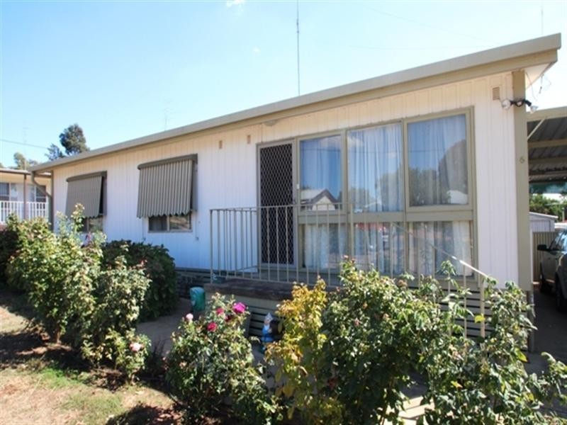 6 Wien Smith Avenue, Clare SA 5453