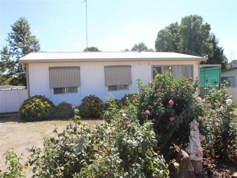 6 Wien Smith Avenue, Clare SA 5453