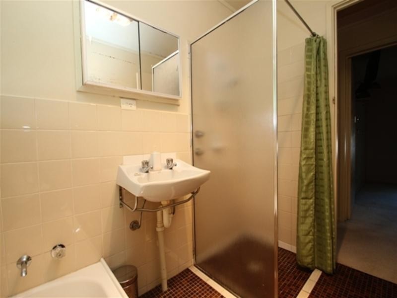 6 Wien Smith Avenue, Clare SA 5453