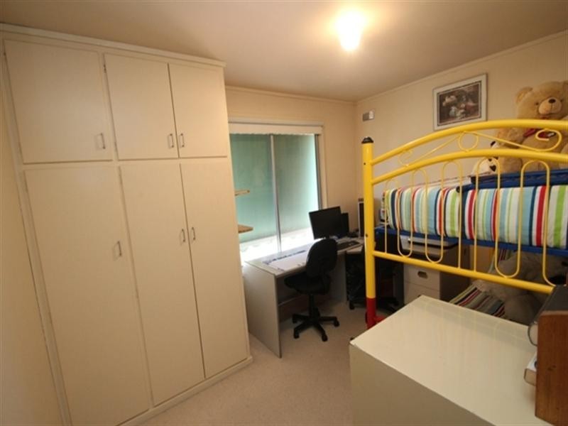 6 Wien Smith Avenue, Clare SA 5453