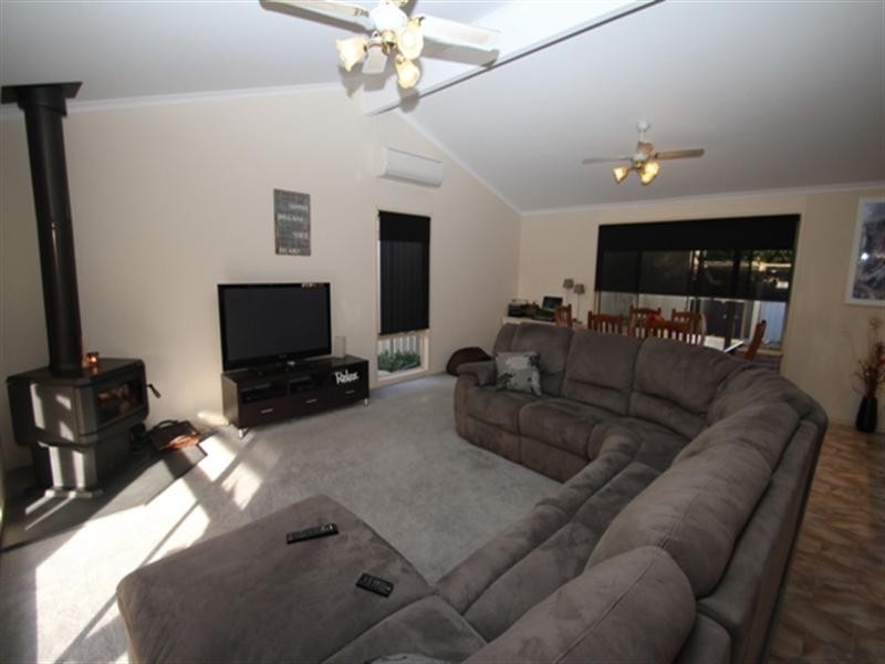 2 Rocky Glen Court, Clare SA 5453