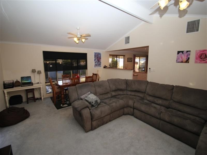 2 Rocky Glen Court, Clare SA 5453