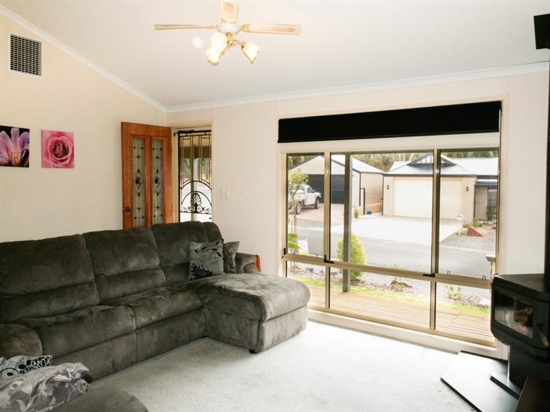 2 Rocky Glen Court, Clare SA 5453