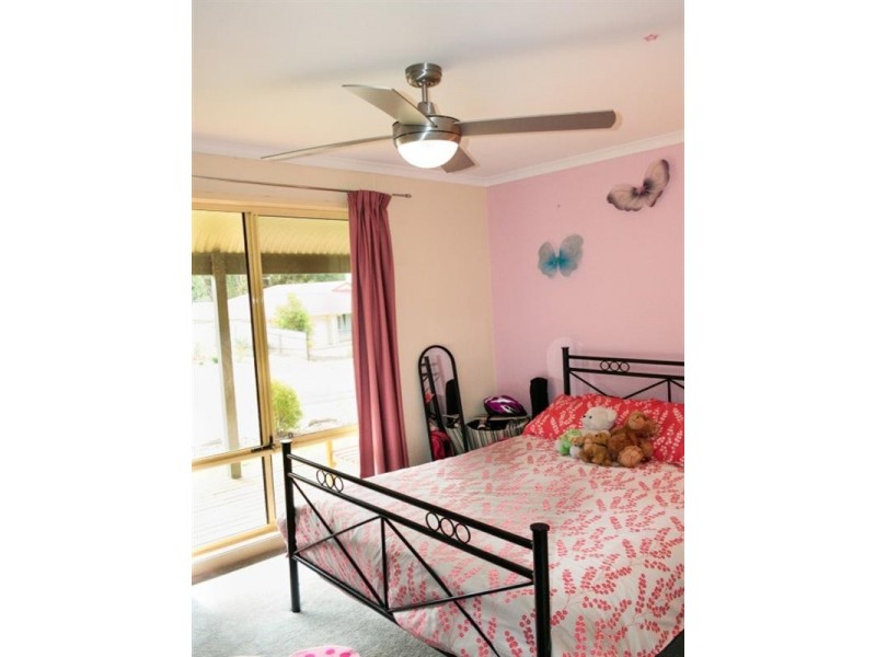 2 Rocky Glen Court, Clare SA 5453