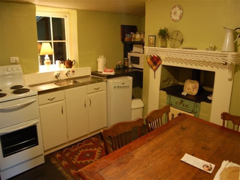 16 Truro Street, Burra SA 5417