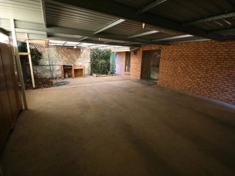 6 Tilbrook Avenue, Clare SA 5453