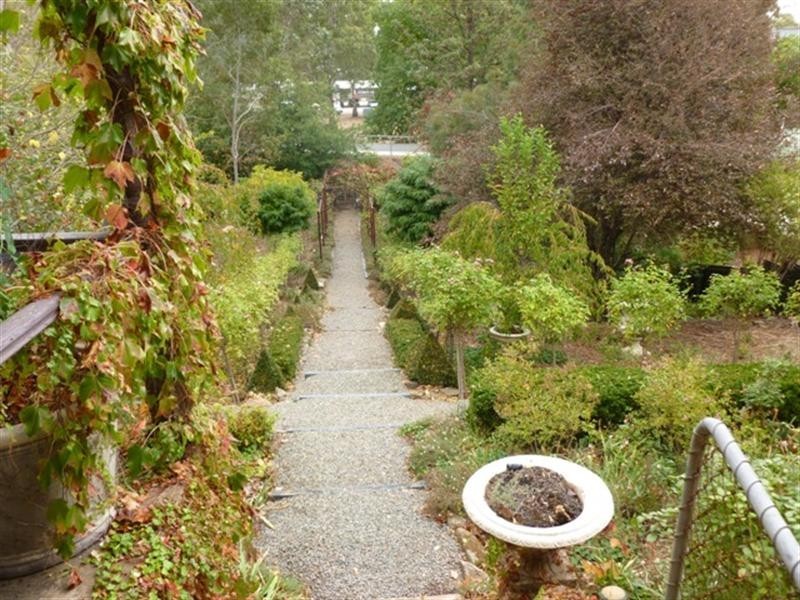 4 New Road, Clare SA 5453