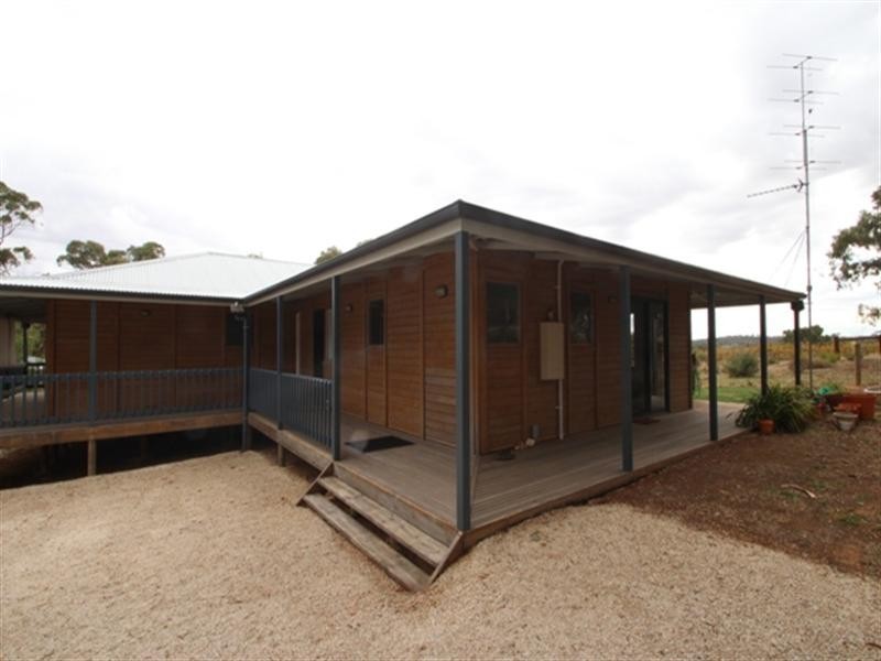 34 Hicks Road ARMAGH via, Clare SA 5453