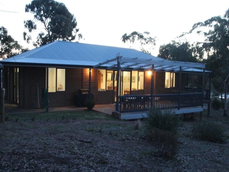 34 Hicks Road ARMAGH via, Clare SA 5453