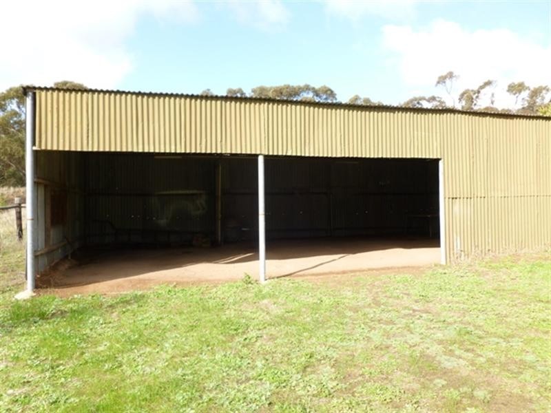 477 Bennys Hill Road, Clare SA 5453