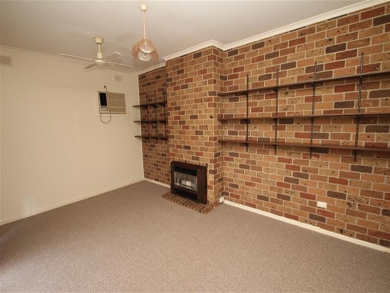 11 Kelly Street, Clare SA 5453