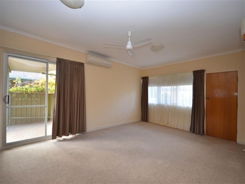 2/32 Guilford Street, Clare SA 5453