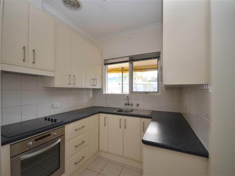 2/32 Guilford Street, Clare SA 5453