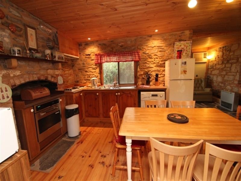 4 Bridge East Street, Burra SA 5417