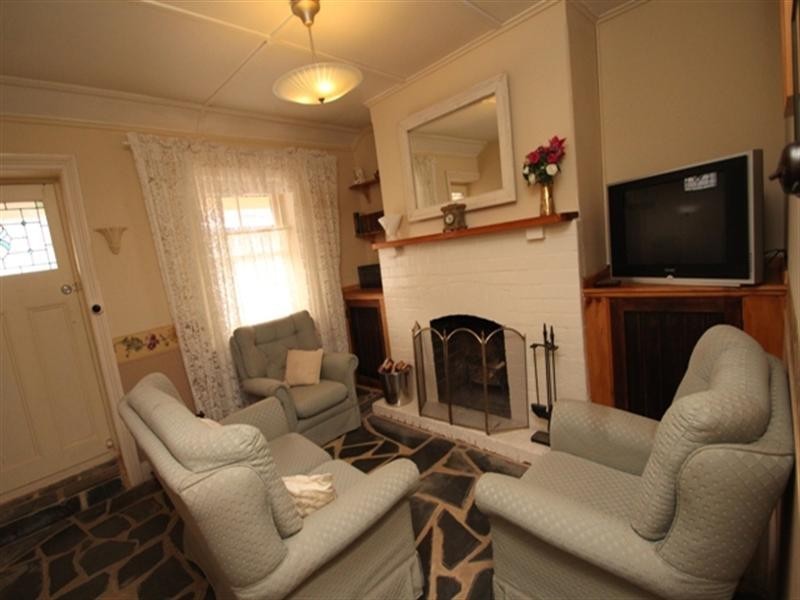 4 Bridge East Street, Burra SA 5417