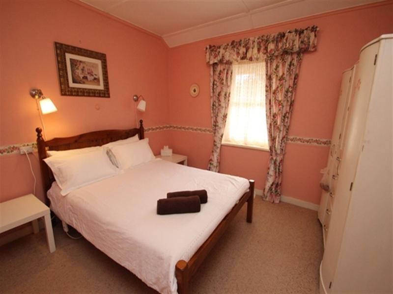 4 Bridge East Street, Burra SA 5417