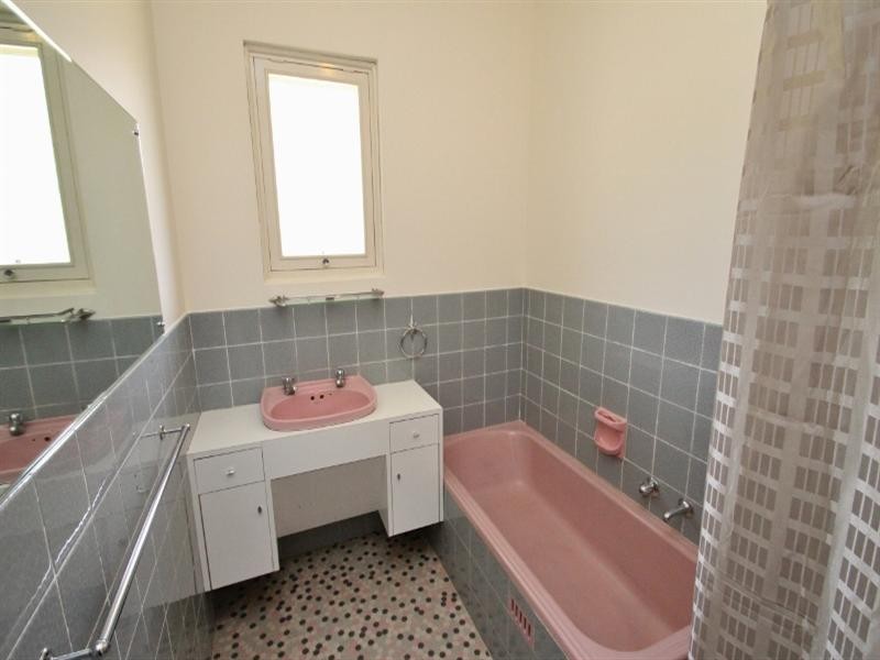 14 Powell Street, Clare SA 5453