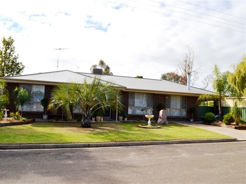 31 Main Street, Owen SA 5460