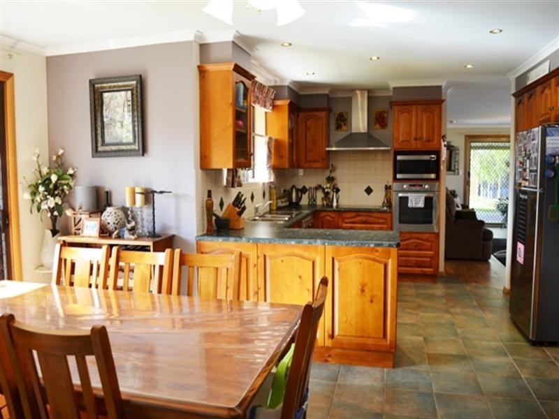 31 Main Street, Owen SA 5460