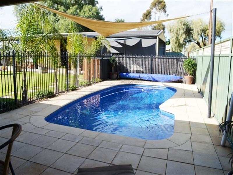 31 Main Street, Owen SA 5460