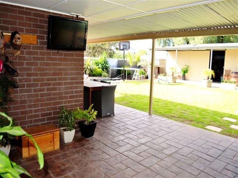 31 Main Street, Owen SA 5460