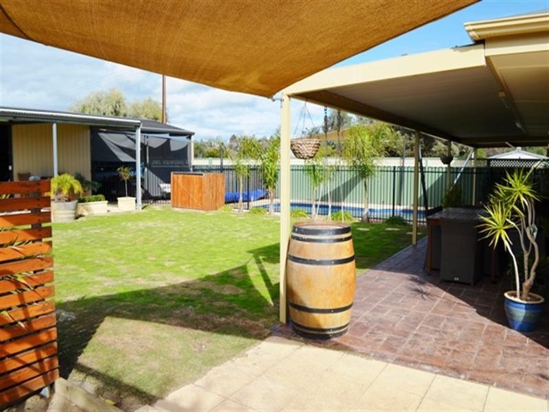 31 Main Street, Owen SA 5460