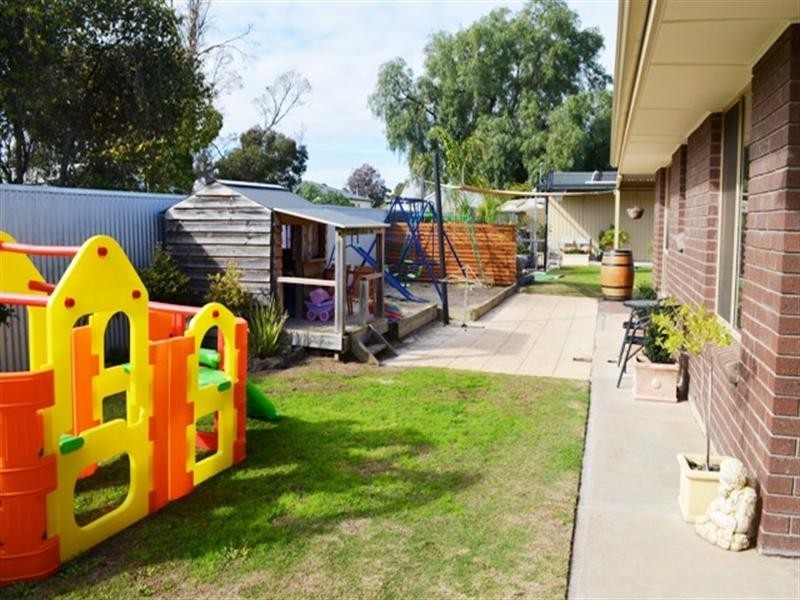 31 Main Street, Owen SA 5460