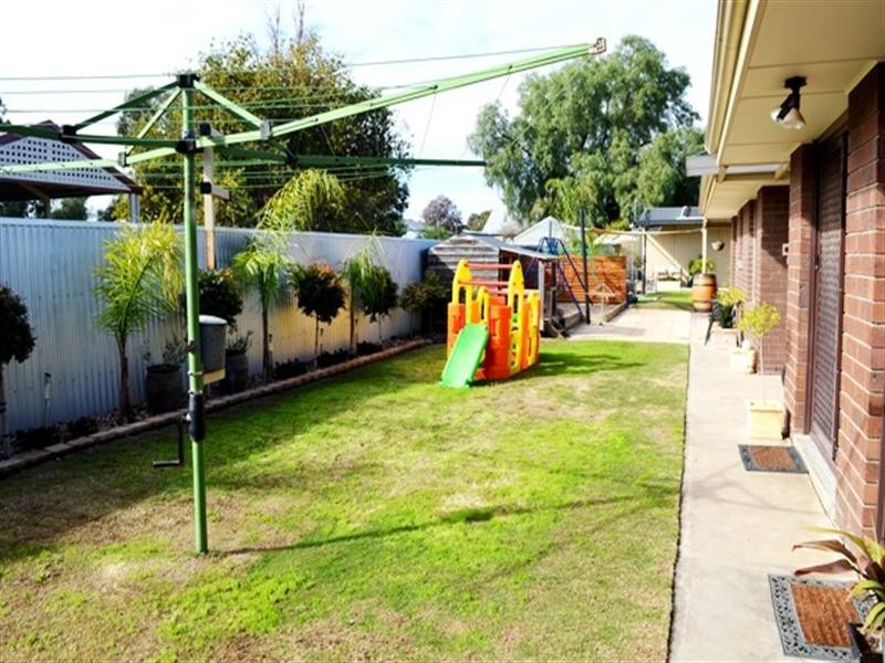 31 Main Street, Owen SA 5460