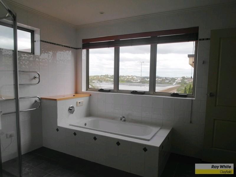 79 Markwell Street, Hamilton QLD 4007