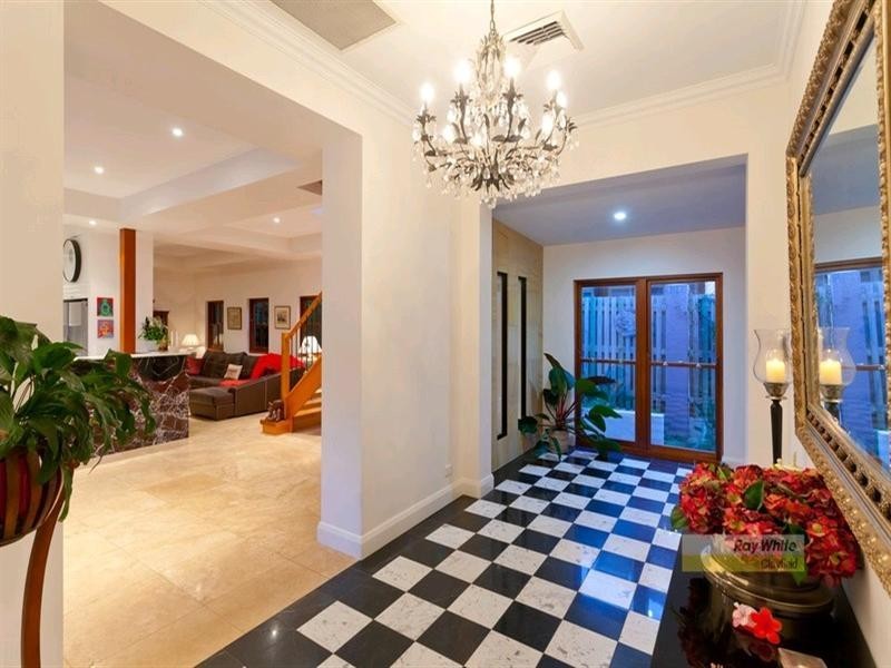 7 London Road, Clayfield QLD 4011