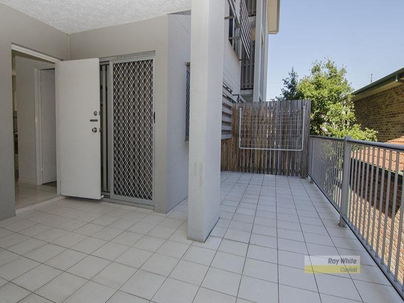 2/48 Hows Road, Nundah QLD 4012