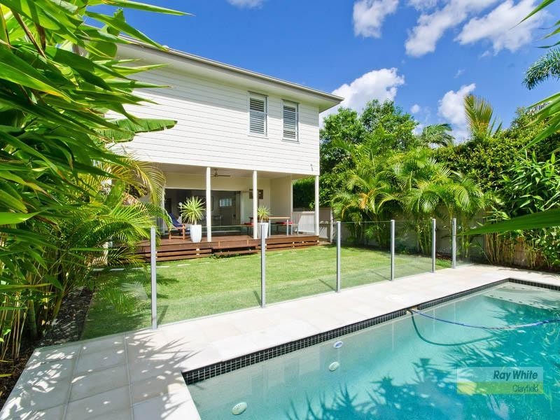 34 Raceview Avenue, Hendra QLD 4011