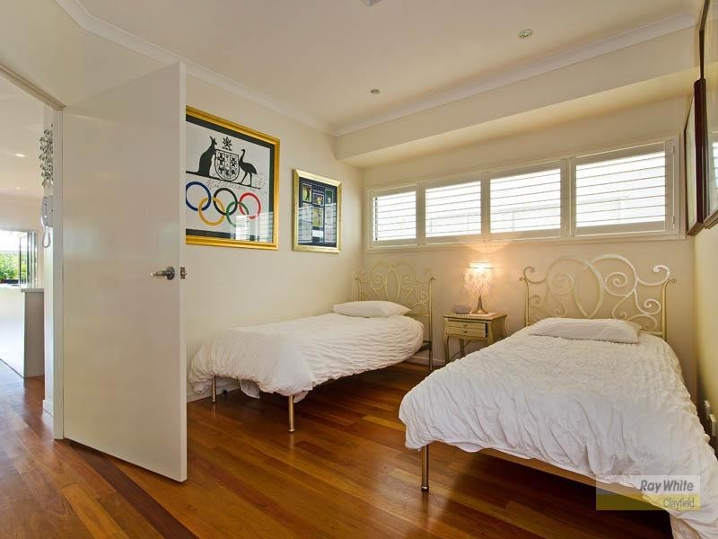 34 Raceview Avenue, Hendra QLD 4011