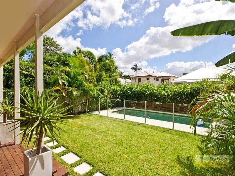 34 Raceview Avenue, Hendra QLD 4011